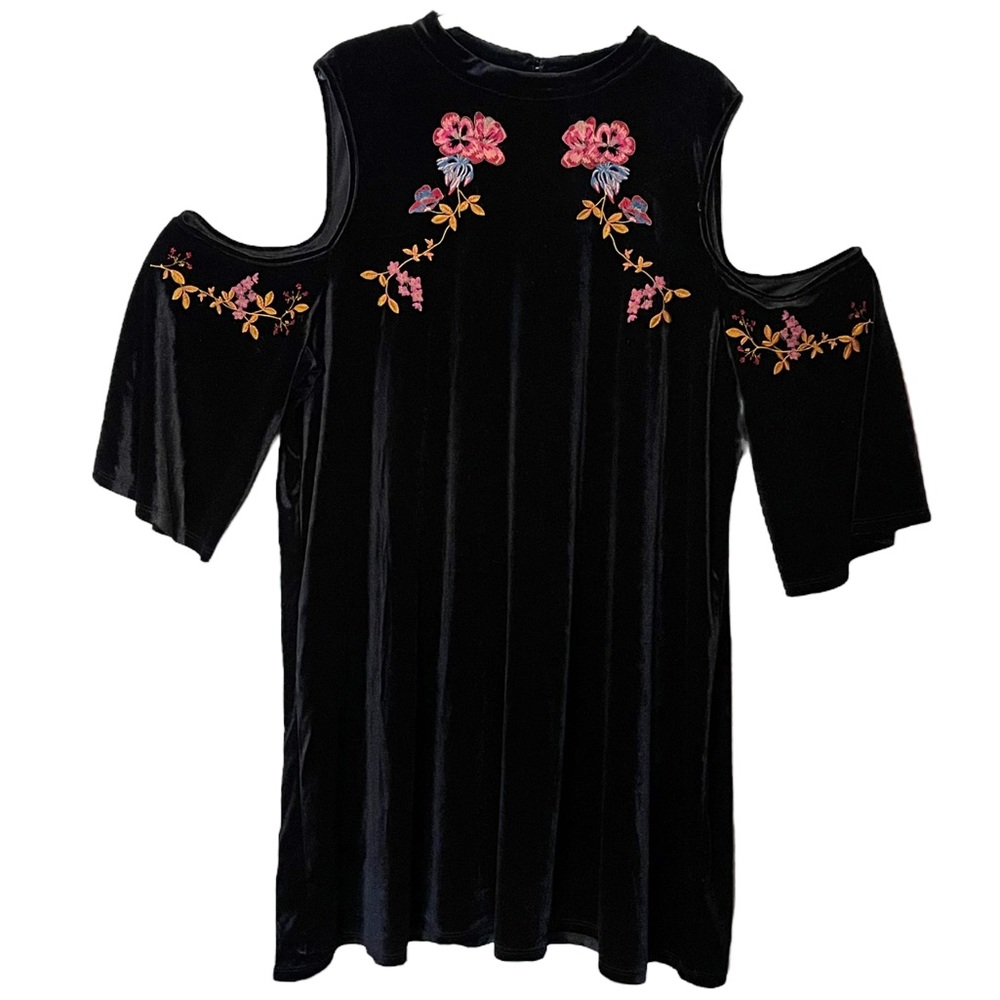 Want and Need‎ I Velvet Cold Shoulder Dress